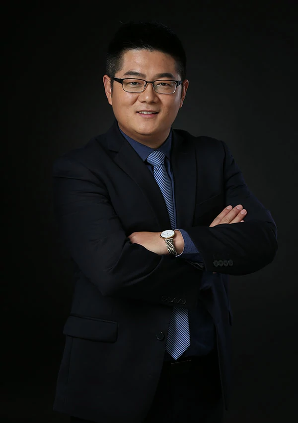 Photo of the about-emac-Team manager